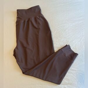 Old Navy Active Powersoft Joggers in Taupe